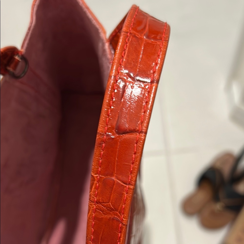FAUX Croc-Embossed Leather Tote Bag - Red - Picture 7 of 16